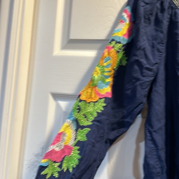 Lilly Pulitzer Sharise Navy Embroidered Peasant Blouse M - Picture 7 of 10